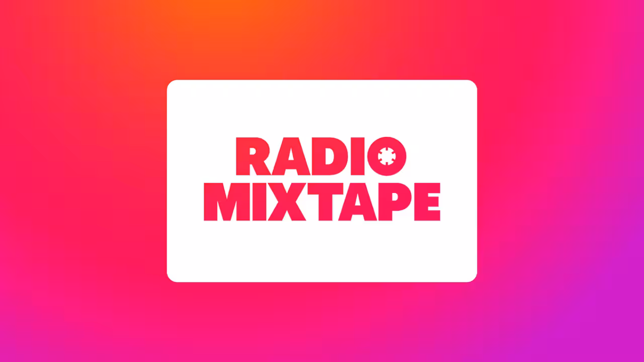 Ein Logo in Form einer abstrahierten Kassette mit dem Schriftzug »Radio Mixtape« 